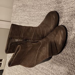 Vince Camuto, Belta Brown/taupe ankle boots. 10B